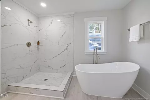 Bath - 2510 Harvard Ave, Durham, NC 27703 photo 4 of 6