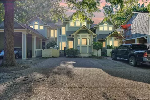 712 Marketview Ct, Fayetteville, NC 28301