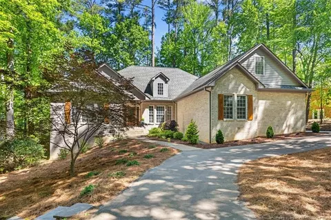 570 Broadmoor Ct, Sanford, NC 27332