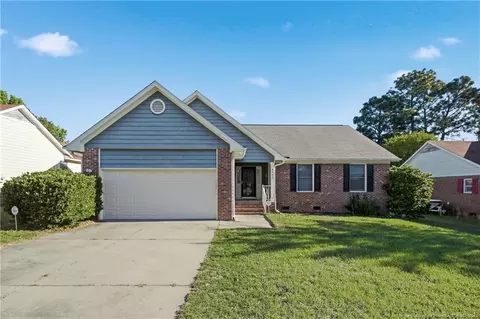 5532 Bear Creek Cir, Fayetteville, NC 28304