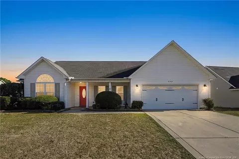 2142 Queen Elizabeth Ln, Hope Mills, NC 28348