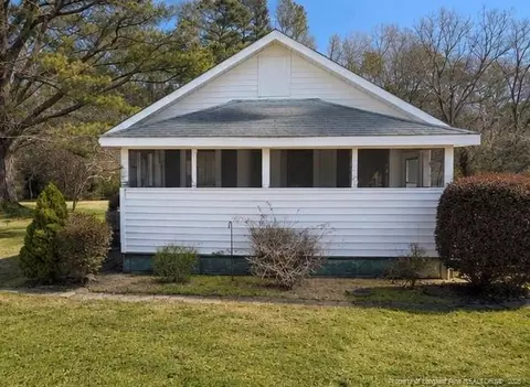 5096 Stewart Rd, Wade, NC 28395