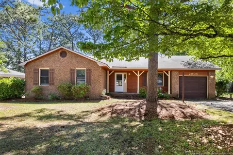 2005 Dockside Dr, Fayetteville, NC 28304