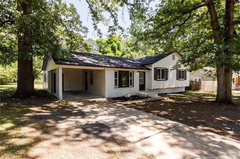 1034 Riverside Cir, Spring Lake, NC 28390