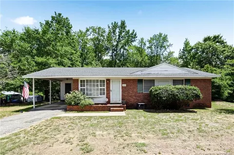 202 Onie Ct, Fayetteville, NC 28314