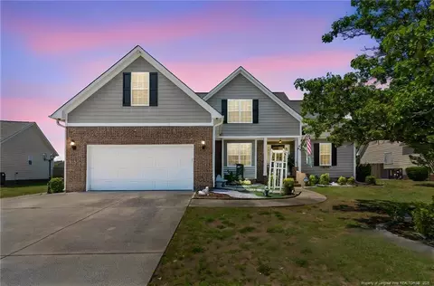1225 Thistle Gold Dr, Hope Mills, NC 28348