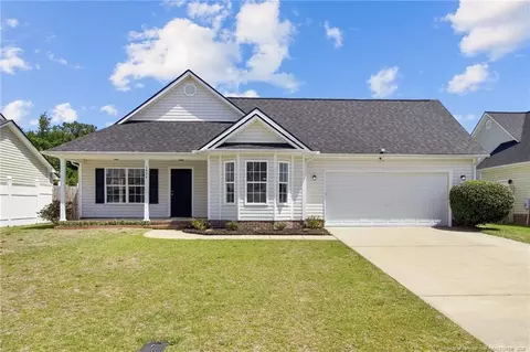 1424 Avoncroft Dr, Fayetteville, NC 28306