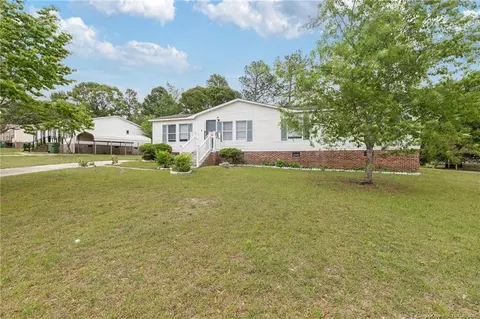 109 Londontown Dr, Spring Lake, NC 28390