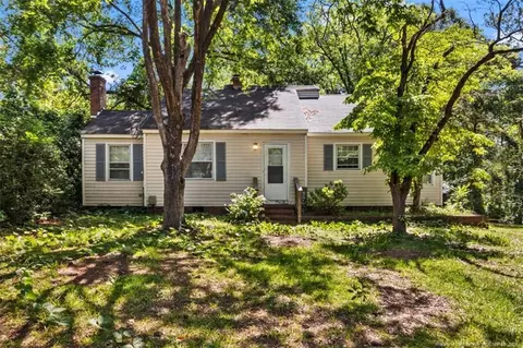 1912 Blake St, Fayetteville, NC 28301
