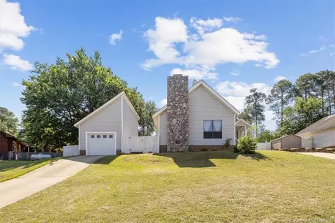 209 Brokenhurst Ct, Fayetteville, NC 28311