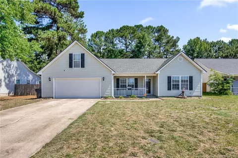 3698 Pioneer Dr, Hope Mills, NC 28348