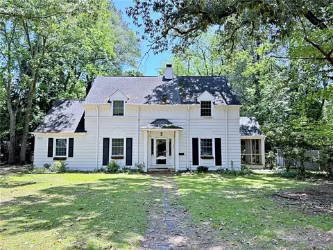 121 Magnolia Ave, Fayetteville, NC 28305