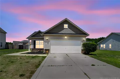 695 Broad Dr, Raeford, NC 28376