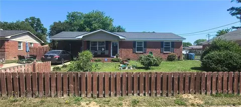 311 Glen Canyon Dr, Fayetteville, NC 28303