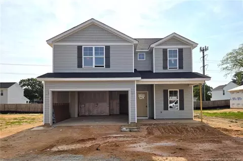 541 Open Range Rd, Spring Lake, NC 28390