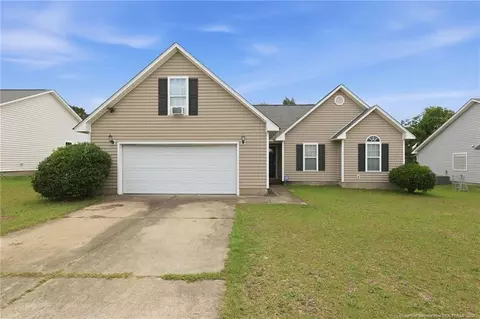 2528 Crumpler Dr, Hope Mills, NC 28348