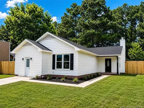 1124 Hoke Loop Rd, Fayetteville, NC 28314