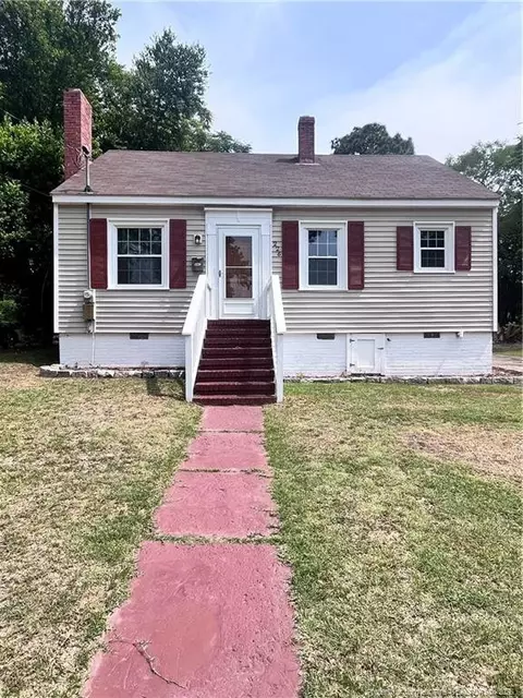 226 S Windsor Dr, Fayetteville, NC 28301