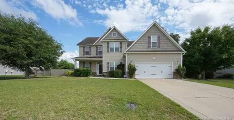 401 Brownstone Dr, Raeford, NC 28376