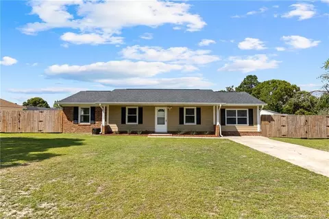5938 Spinner Rd, Hope Mills, NC 28348