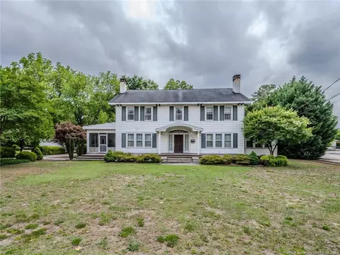 212 E Third Ave, Red Springs, NC 28377