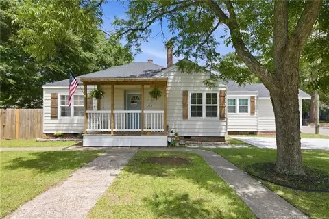 202 N Jackson St, Raeford, NC 28376