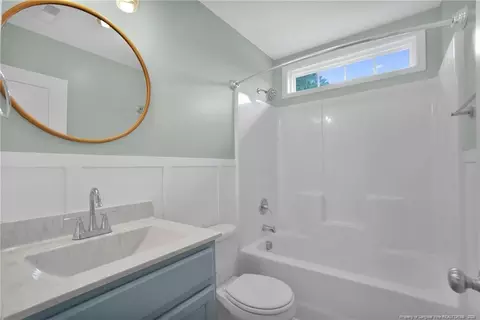 Bath - 145 Blue Chip Ct, Broadway, NC 27505 photo 3 of 3