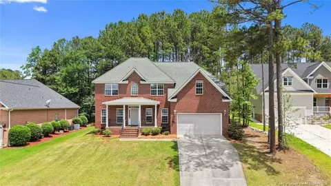 31 Pine Hill Ct, Spring Lake, NC 28390