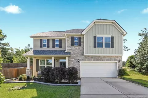 14 Hallow Oak St, Spring Lake, NC 28390