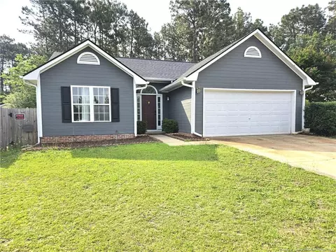 111 Longleaf Pines Dr, Raeford, NC 28376