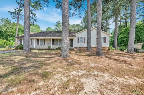 1204 Patrick Dr, Fayetteville, NC 28314