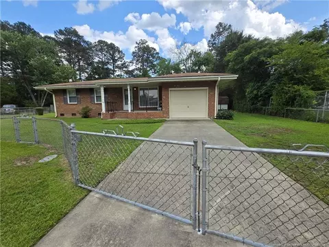2704 Marvin Cir, Spring Lake, NC 28390