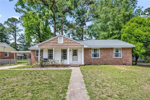 448 Morningside Dr, Fayetteville, NC 28311