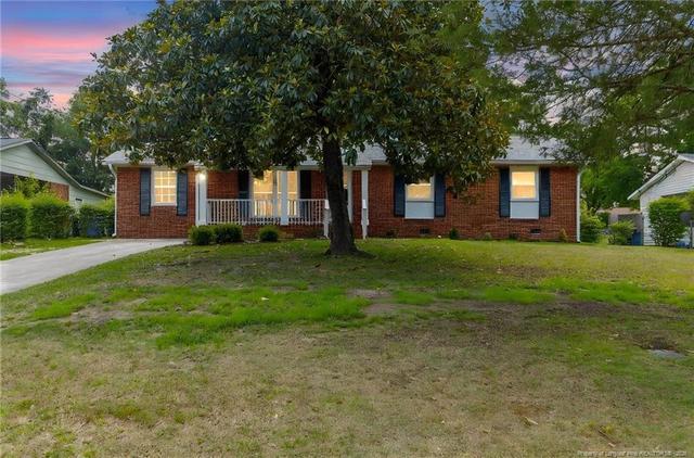 213 Lansdowne Rd, Fayetteville, NC 28314
