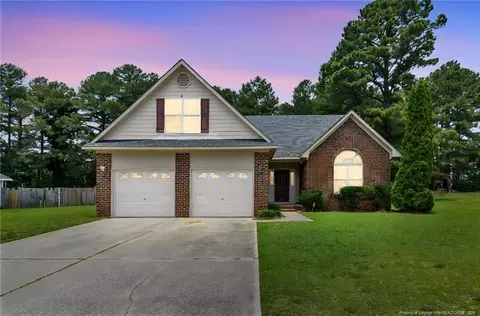 107 Hollow Ln, Raeford, NC 28376