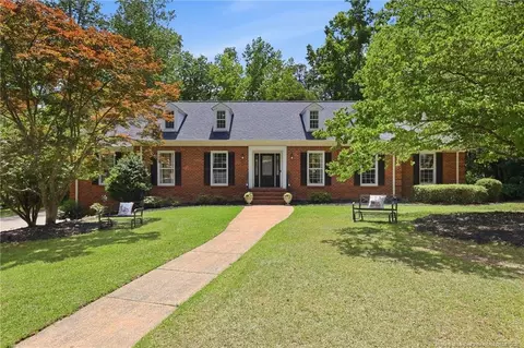 610 St Georges Hl, Fayetteville, NC 28303