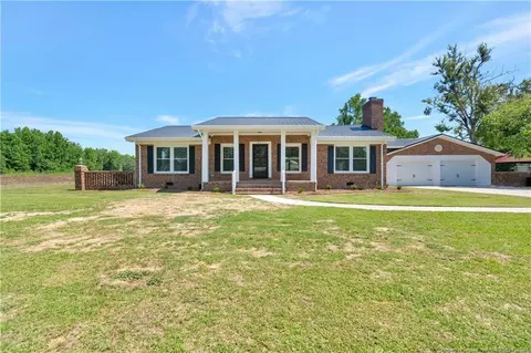 801 Pinewood Rd, Fairmont, NC 28340