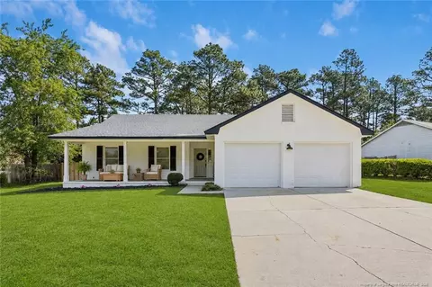 6870 Pin Oak Ln, Fayetteville, NC 28314