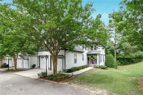 10 Falconridge Dr, Spring Lake, NC 28390