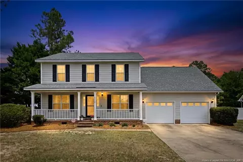 6016 Woodspring Dr, Hope Mills, NC 28348