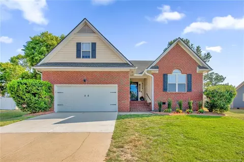 4114 Batesburg Dr, Hope Mills, NC 28348
