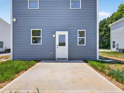 Exterior - 1021 E Harnett St, Dunn, NC 28334 photo 5 of 9