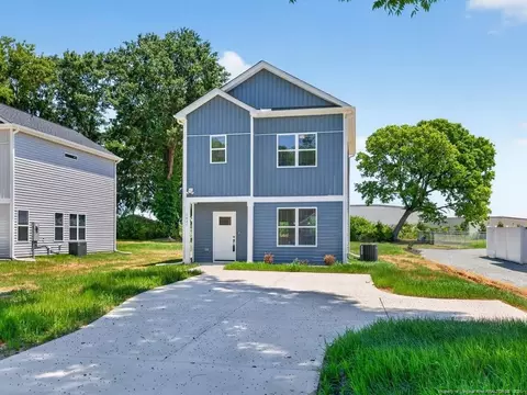 Exterior - 1021 E Harnett St, Dunn, NC 28334 photo 2 of 9