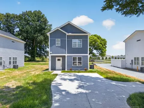Exterior - 1021 E Harnett St, Dunn, NC 28334 photo 9 of 9