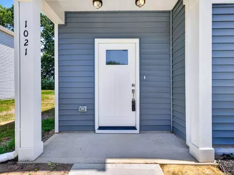 Exterior - 1021 E Harnett St, Dunn, NC 28334 photo 4 of 9