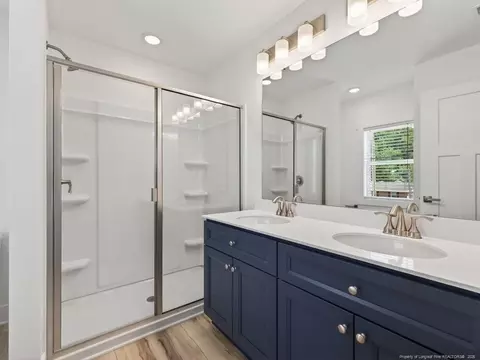 Bath - 1021 E Harnett St, Dunn, NC 28334 photo 2 of 3