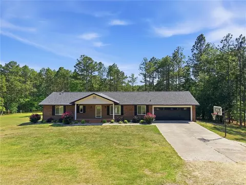 7710 Lake View St, Fayetteville, NC 28311