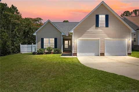 2048 Ivey Commons Rd, Fayetteville, NC 28306