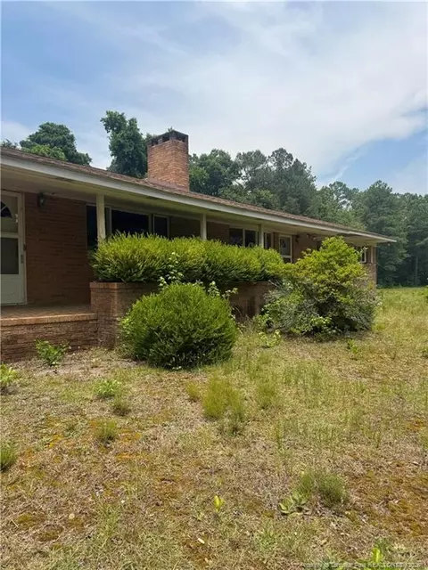 1730 Easterling Dr, Spring Lake, NC 28390