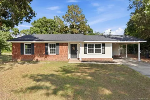 5947 Spinner Rd, Hope Mills, NC 28348